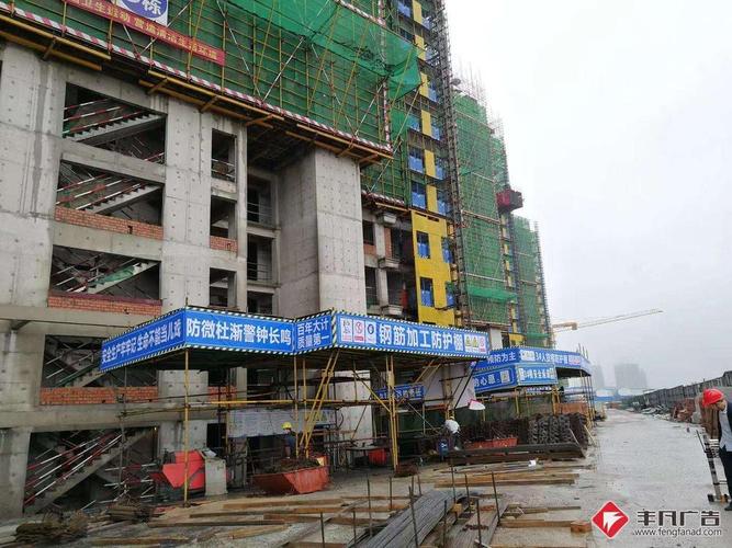 工地上的那片钢筋棚 不起眼，却撑起安全与效率